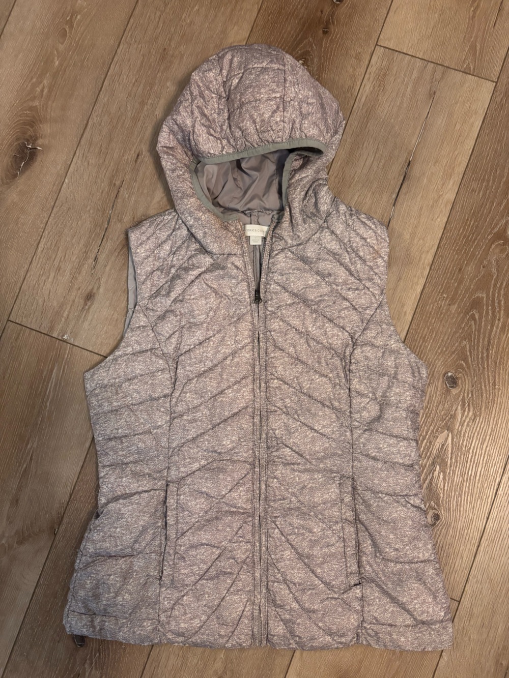 New York & Company Heather Grey Quilted Hooded Vest